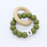 Bijtring met letter - Klein Atelier