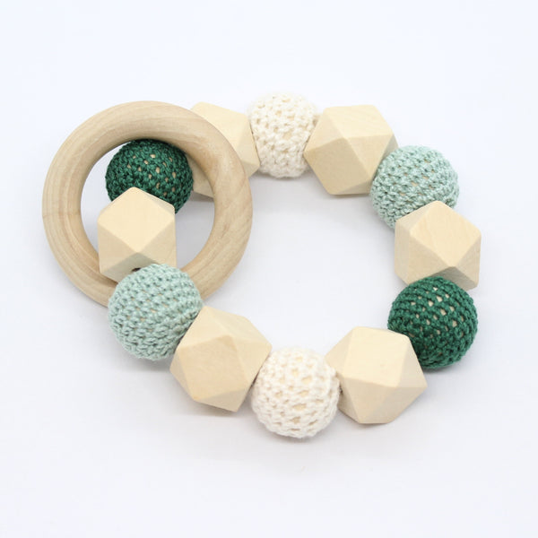 Bijtring met hexagoon en omhaakte kralen